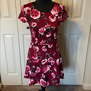 H & M Divided Fit & Flare Floral Skater Dress Short Sleeves Women's Size 6